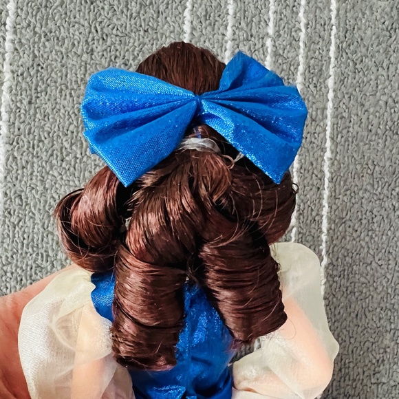 Disney - 10th Anniversary Belle by Mattel, Never Played With, In Good Condition! - Picture 3 of 3